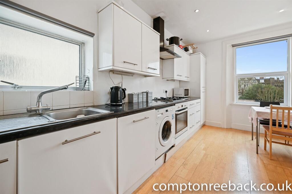 Eat - in Kitchen
