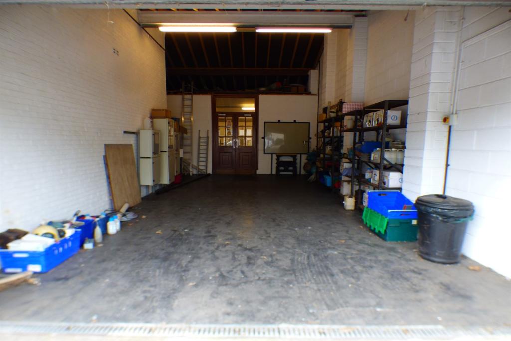 Garaging/Workshop 2