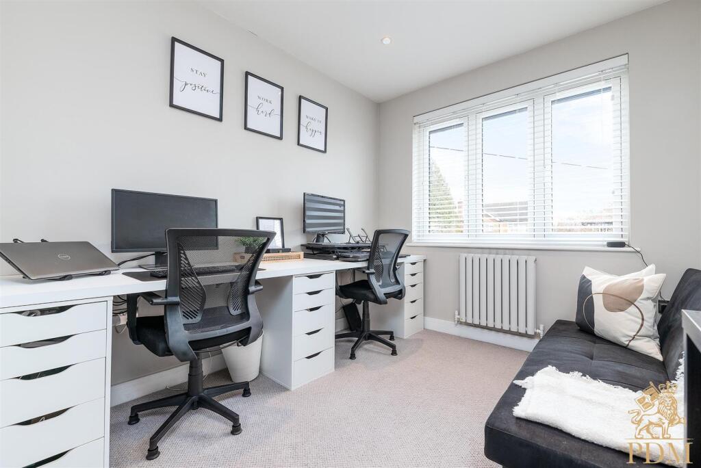 33 Thoresby Road Bramcote NG9 3EN