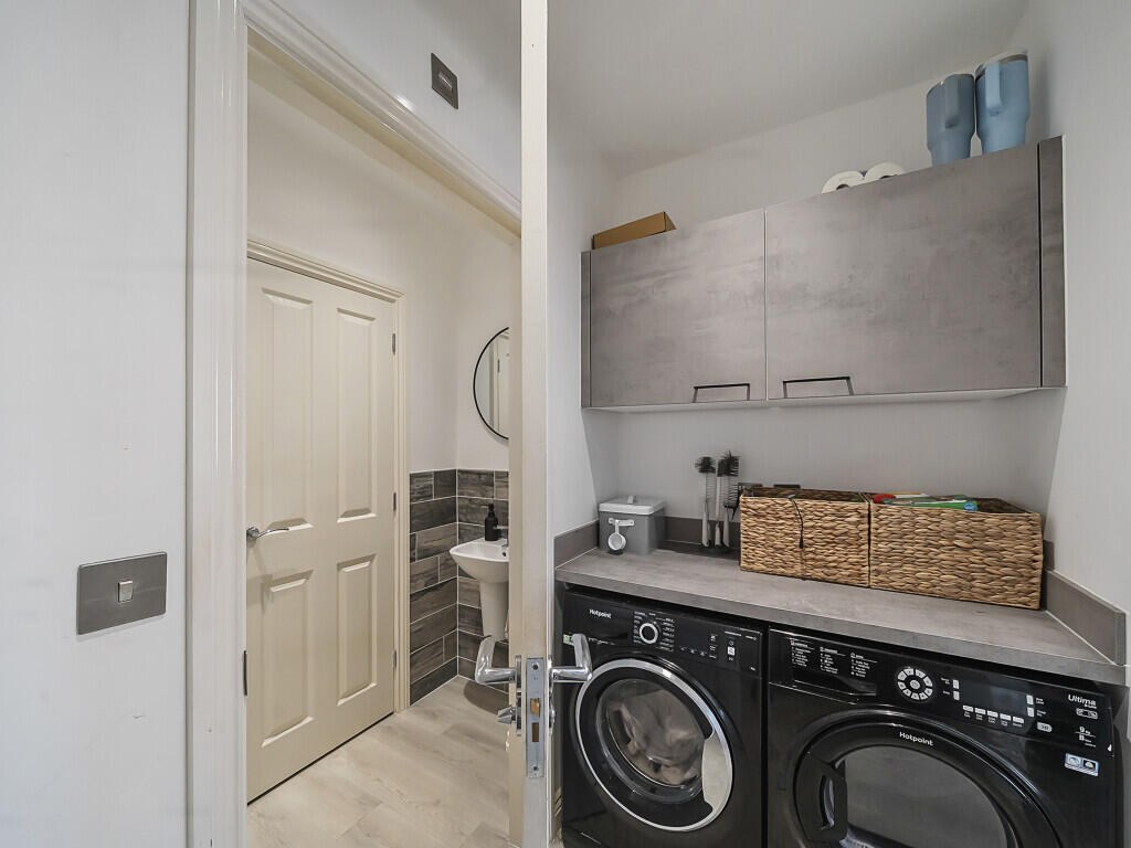 1326940-6-6877d70...