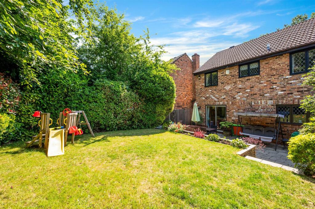 THE DELL 8  (24).jpg