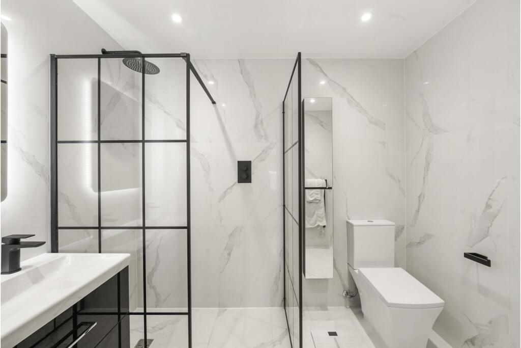 Jack &amp; Jill En-suite