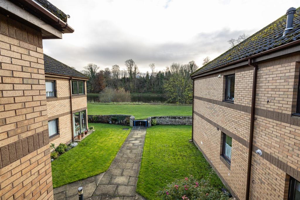 17 Mayfield Garden Kelso 19.JPG
