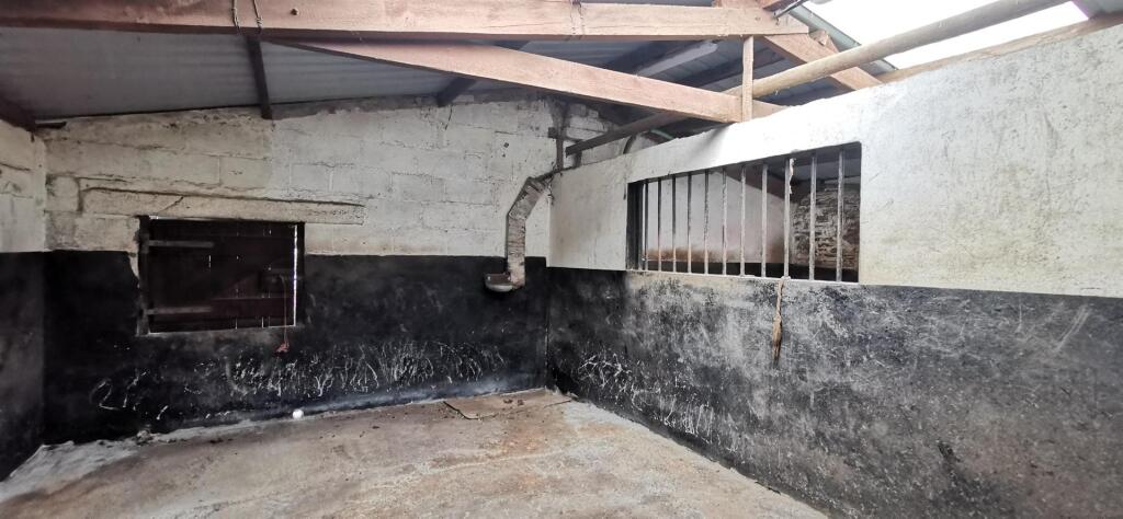 Lot 2 Stabling Internal