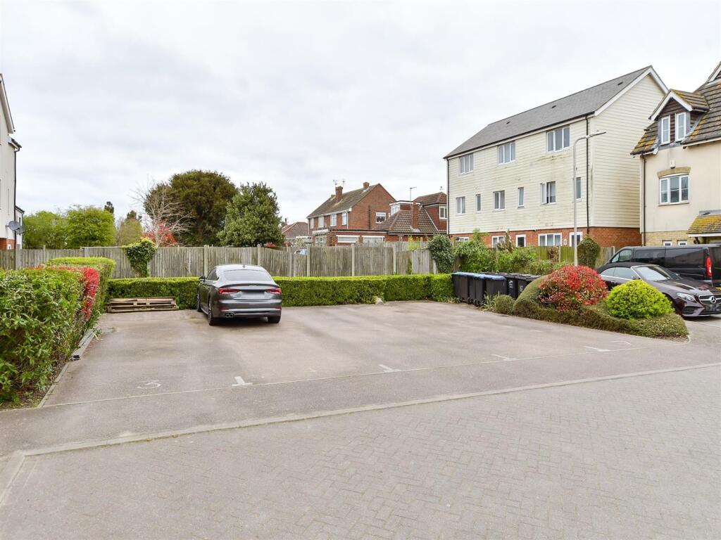 Driveway/Parking