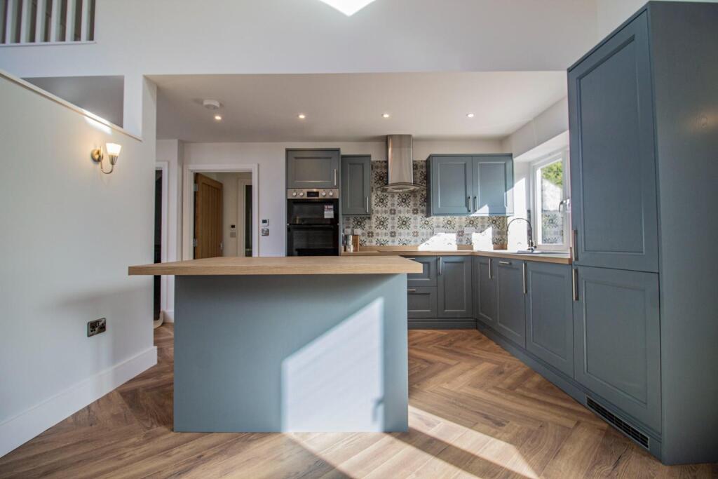 Dovedon Barn_Whepstead [Kitchen] 01.jpg
