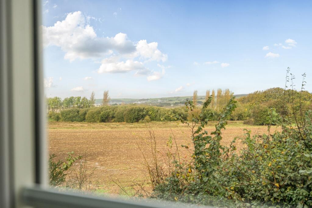 1360832-7-68f633076cdc7