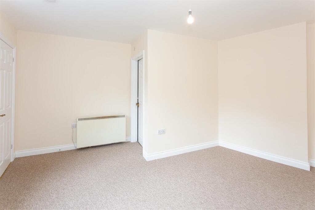 Living Bedroom2.jpg