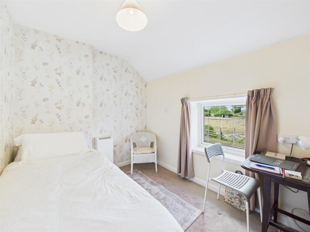 Bedroom: