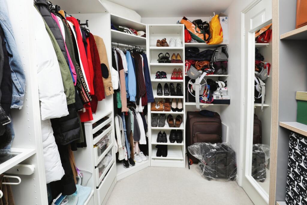 Walk-in Wardrobe