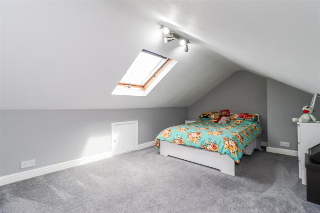 ATTIC ROOM