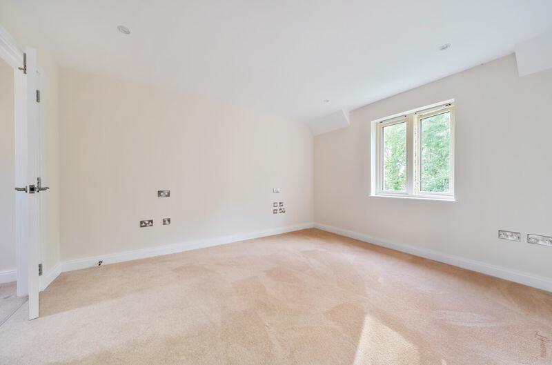 Second bedroom with walk-in wardrobe/...