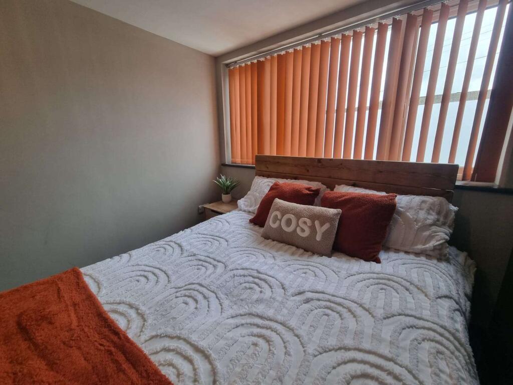 WhatsApp Image 2025-10-08 at 15.53.41_ed2674b2.jpg