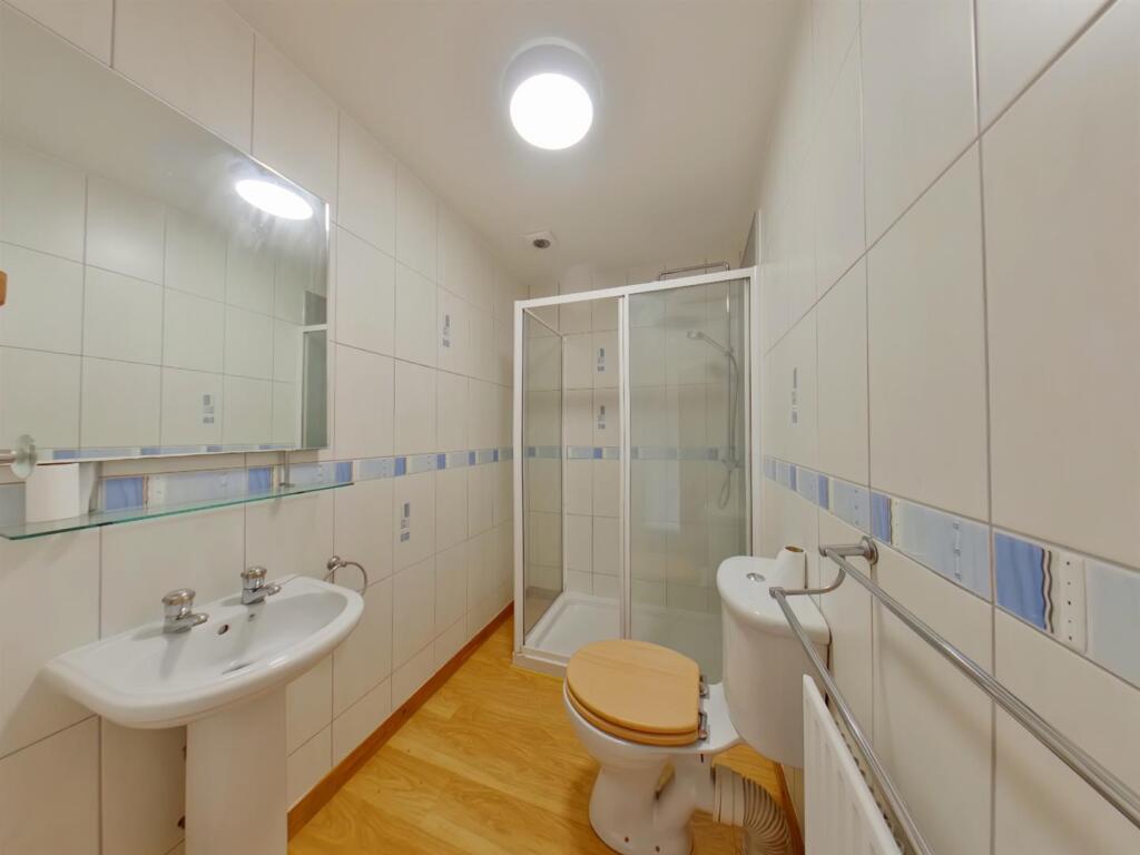 Bathroom (32).jpg