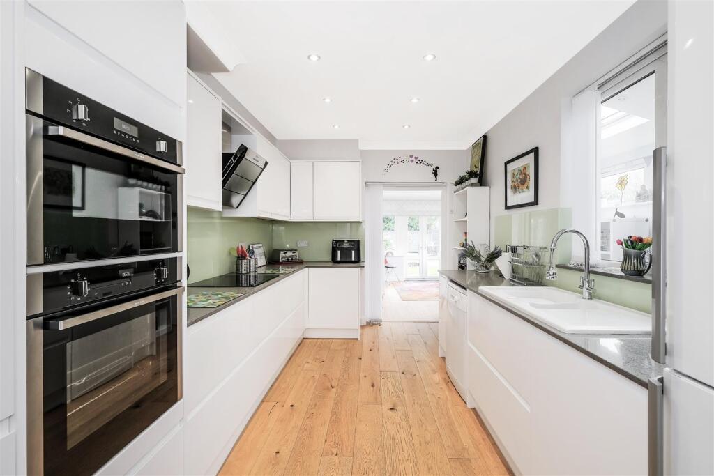 63 beresford Road-23.jpg