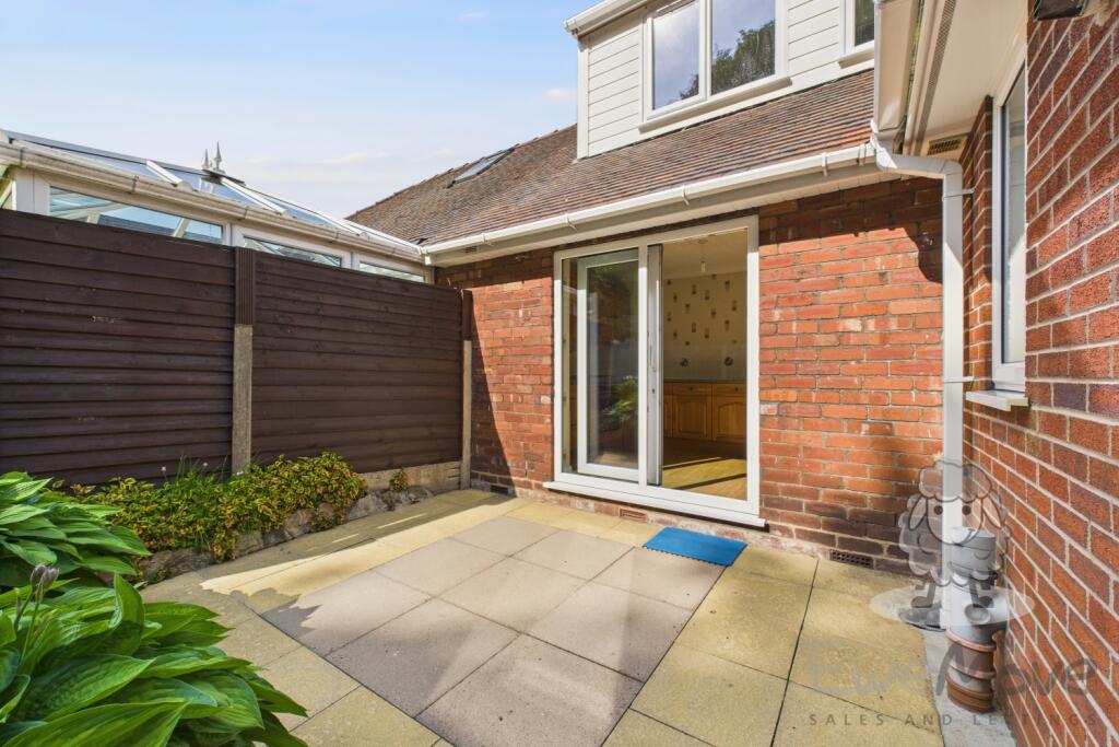 CAM05128G0-PR0011-STILL058