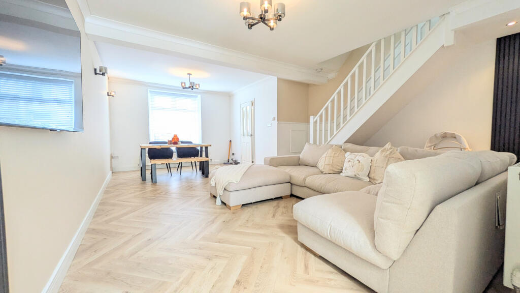 PXL_20250904_085146025.MP~2