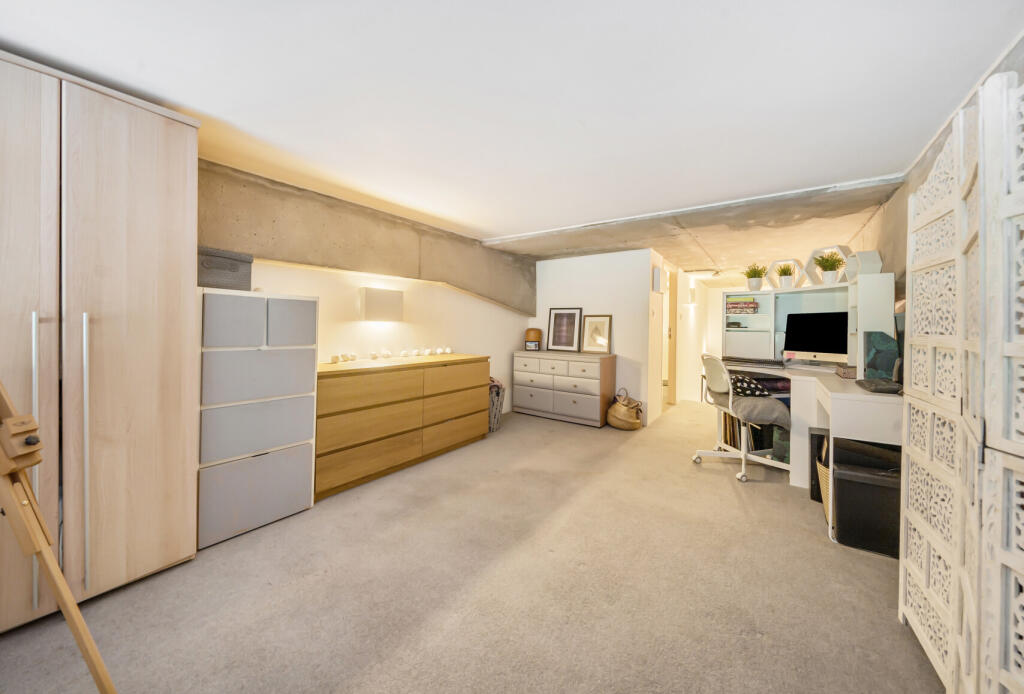 1320083-20-686bca...