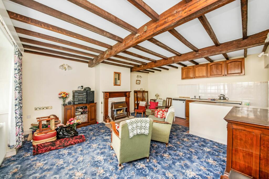 SITTING ROOM