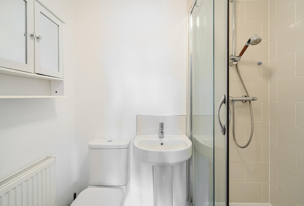 1296140-16-682af3...