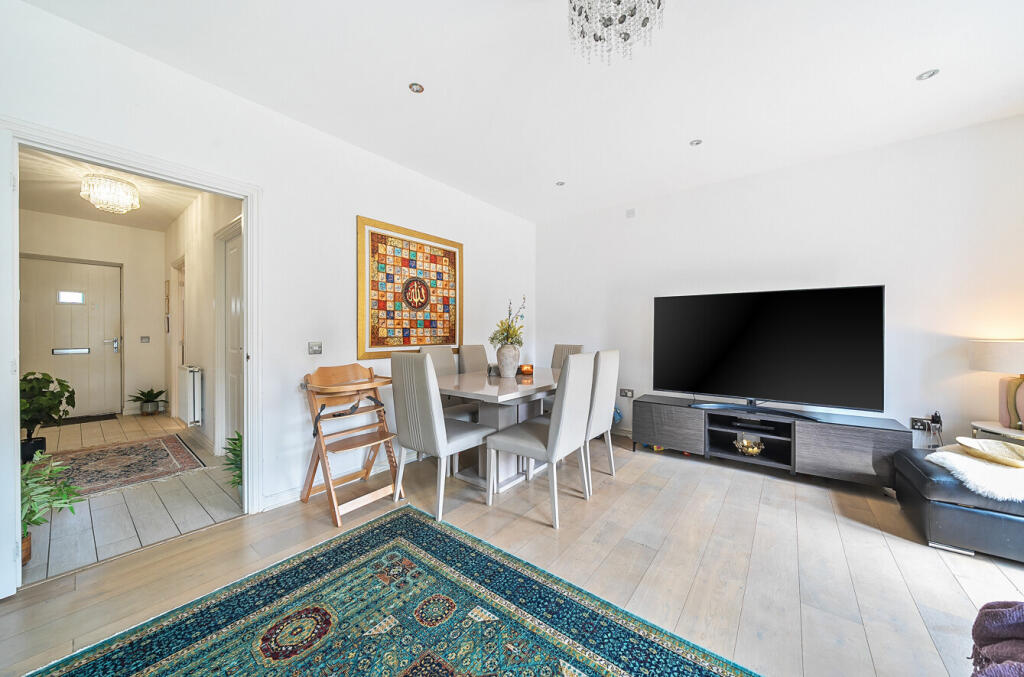 1306065-7-685422a...