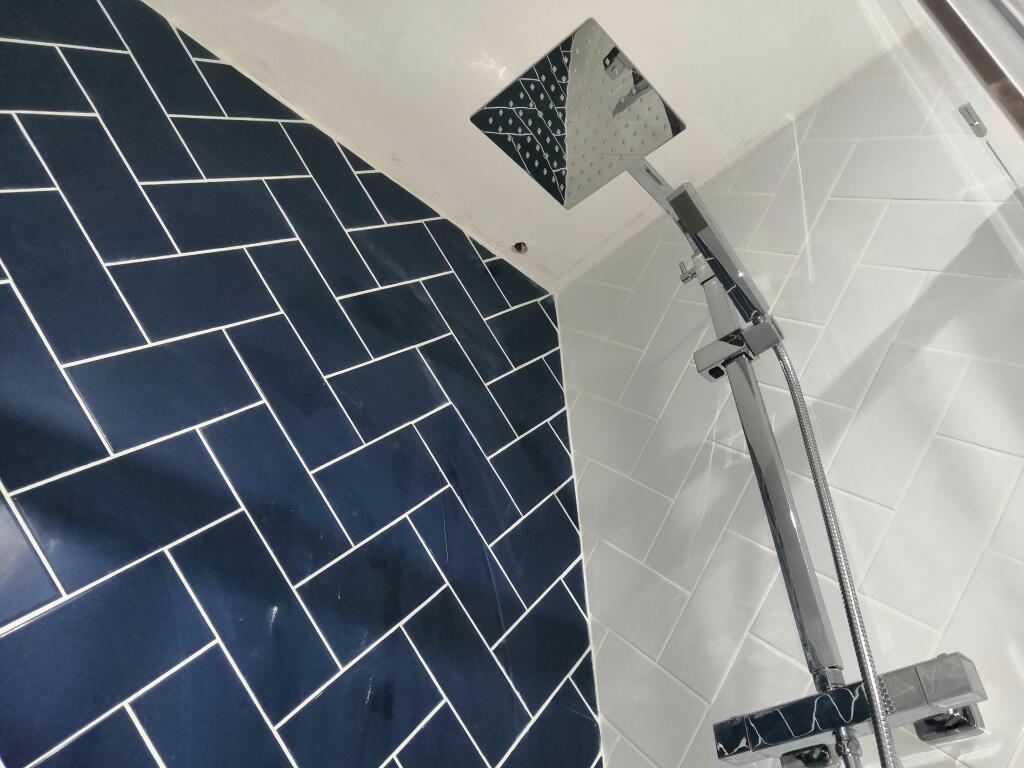 Shared Bathroom suit