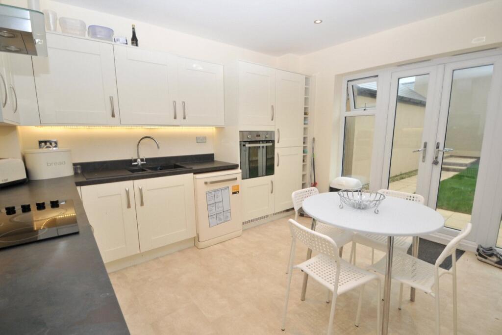 Kitchen/Breakfast Ro