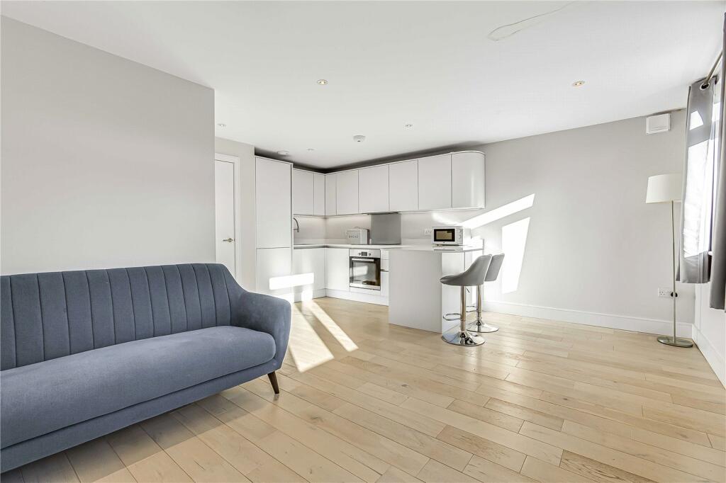 Reception/Kitchen