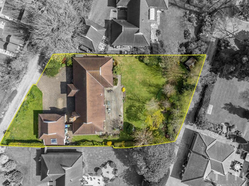 2 Hanbury Close, Halesworth IP19 8DG (2)_B&amp;W.jpg