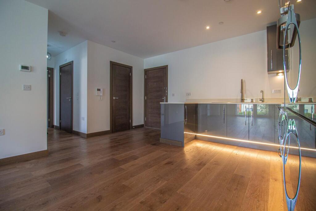 14 Harland Court, Miller's Quarter [Kitchen] 06.jp