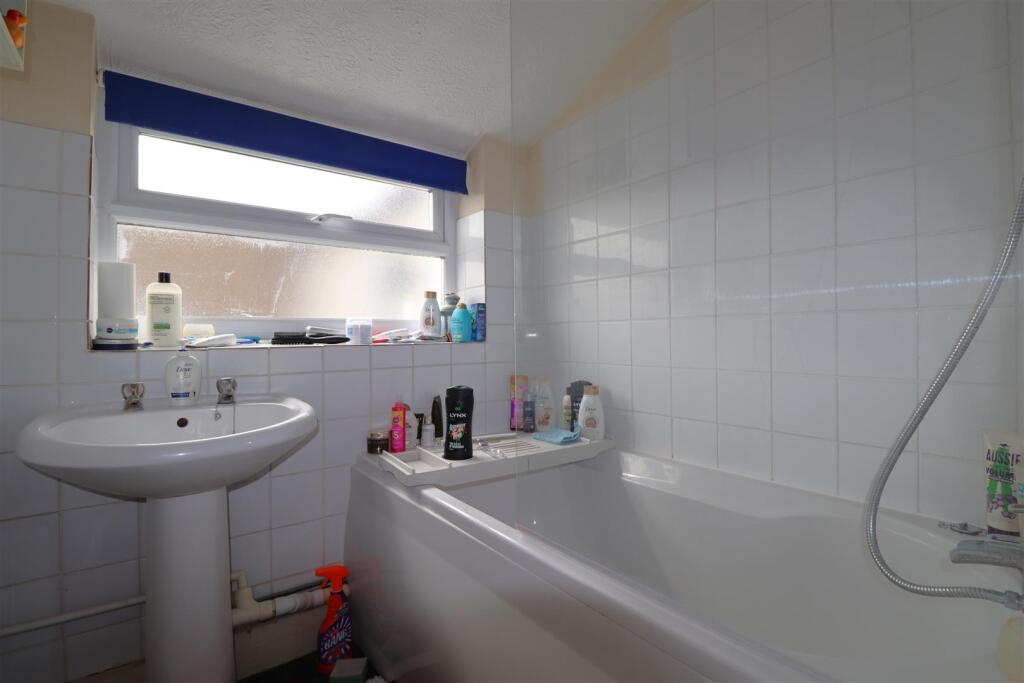 Top Floor Bathroom.JPG