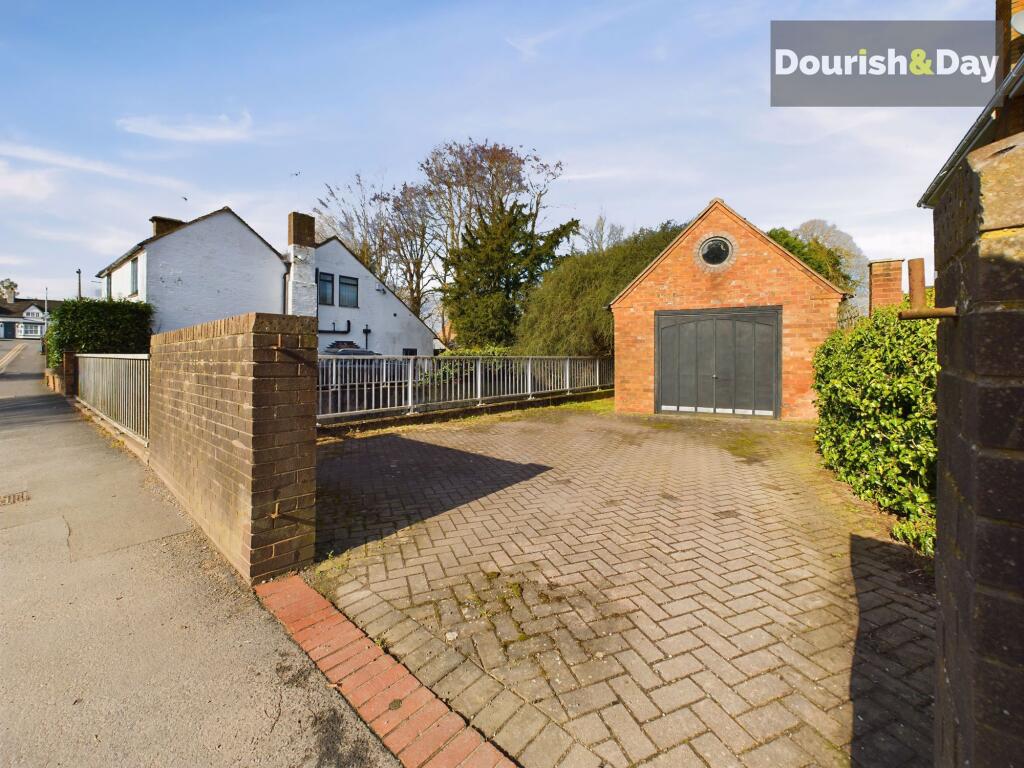 Detached Garage