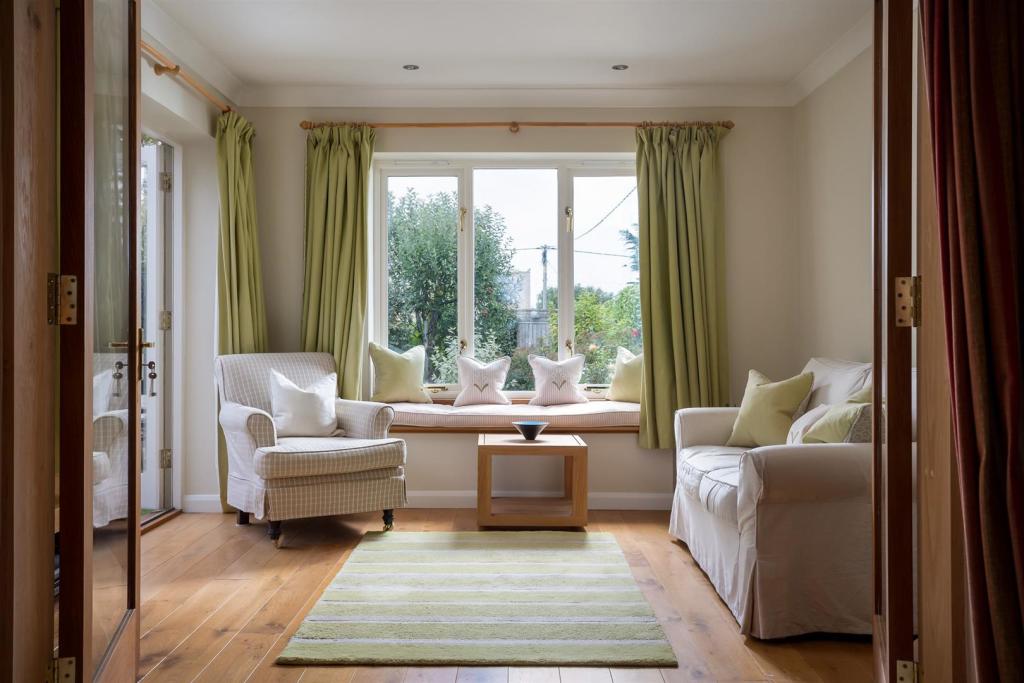 37 - Apperley - GL54 4NQ - Web.jpg