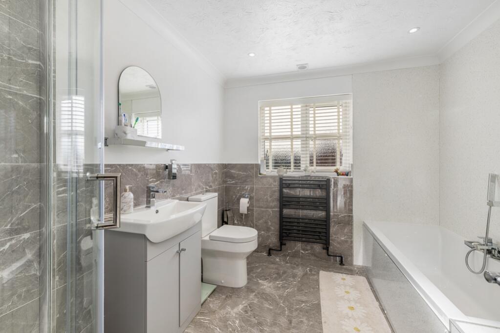 5 Richard Busby Way (Lutton)-29