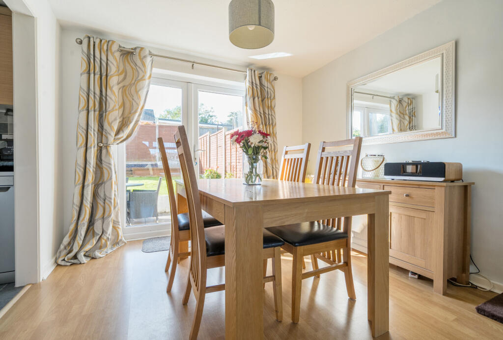 1359452-9-68dba8c...