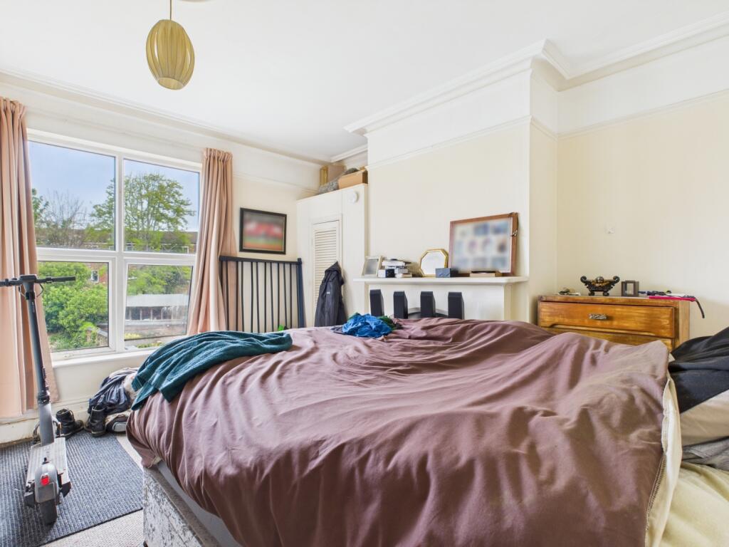 CAM03062G0-PR0148-STILL003