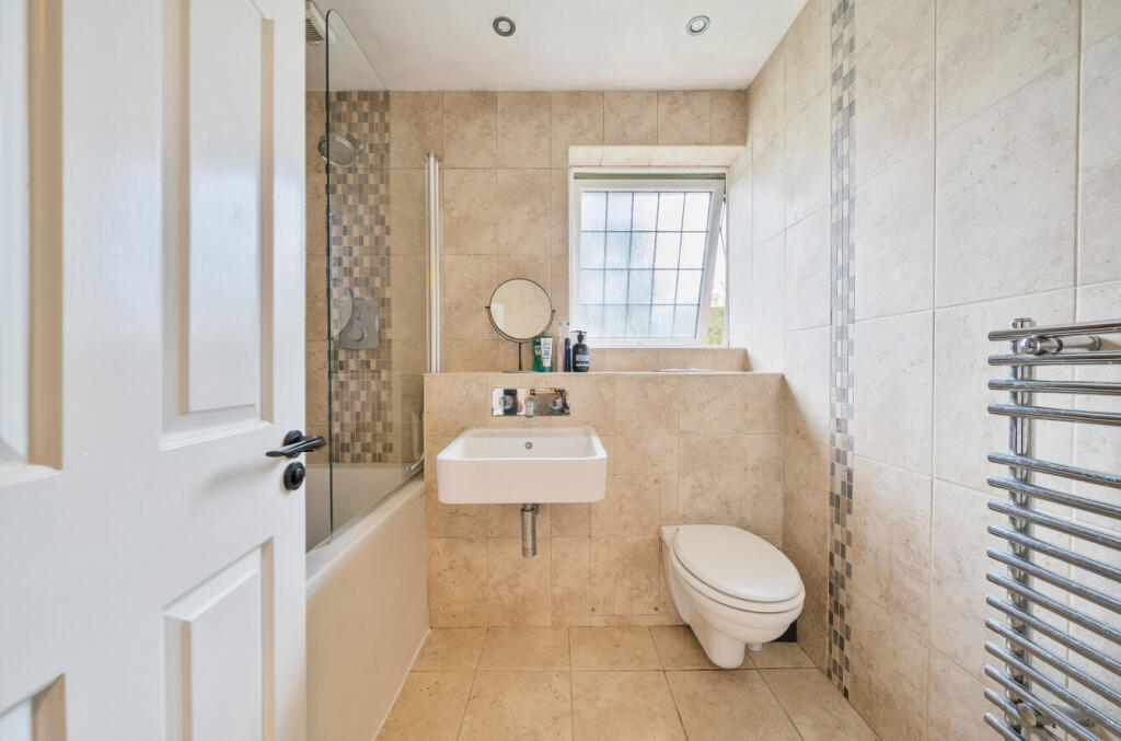 1364073-10-68ed8d...