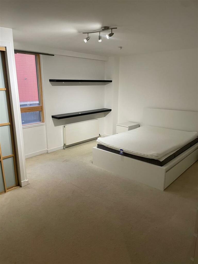 303 Glas Hbr Terr (2).jpg
