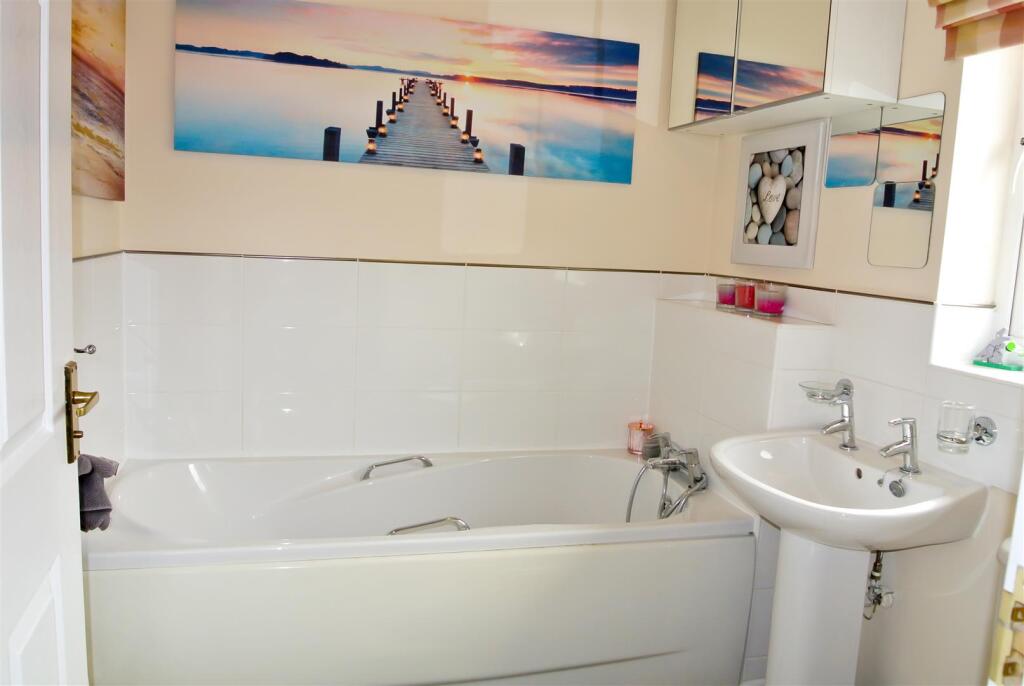 Bathroom.JPG