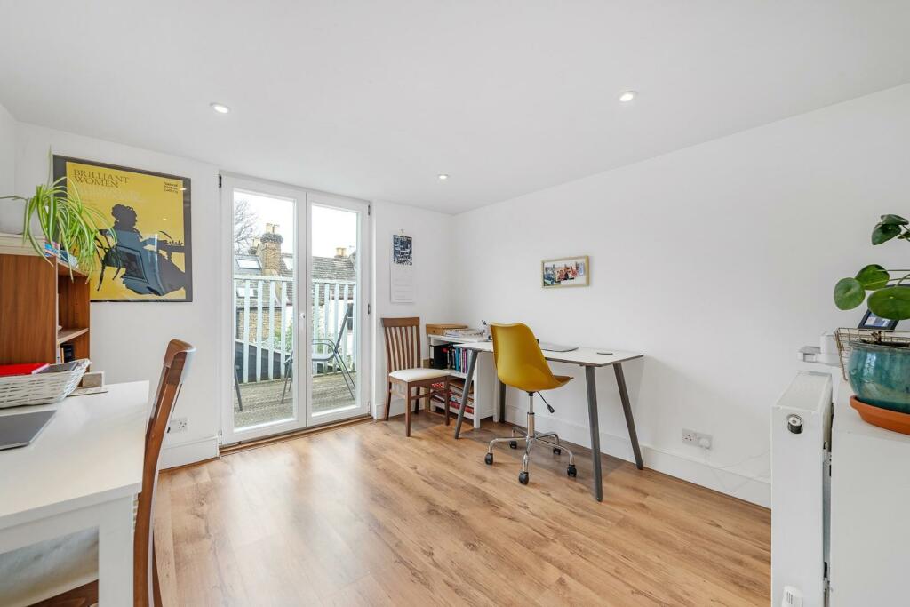 Bedroom 5.jpg