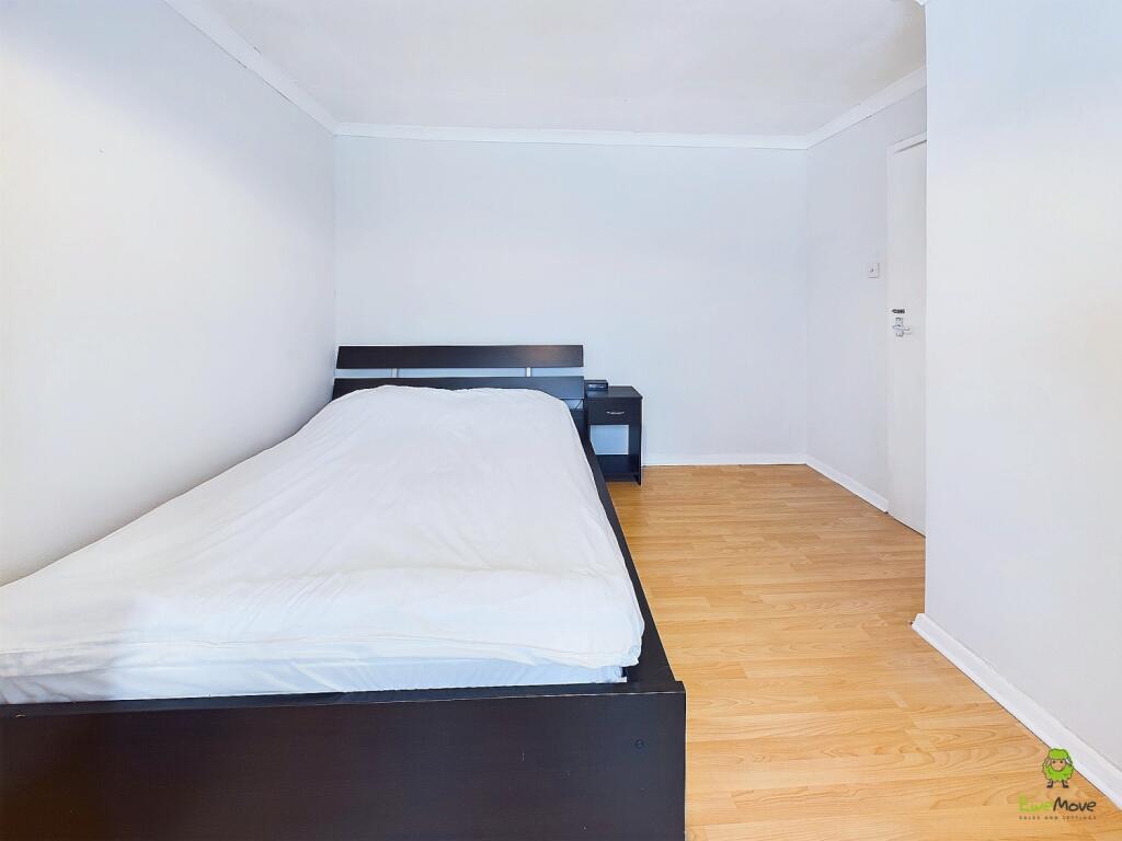 CAM03418G0-PR0178-STILL002