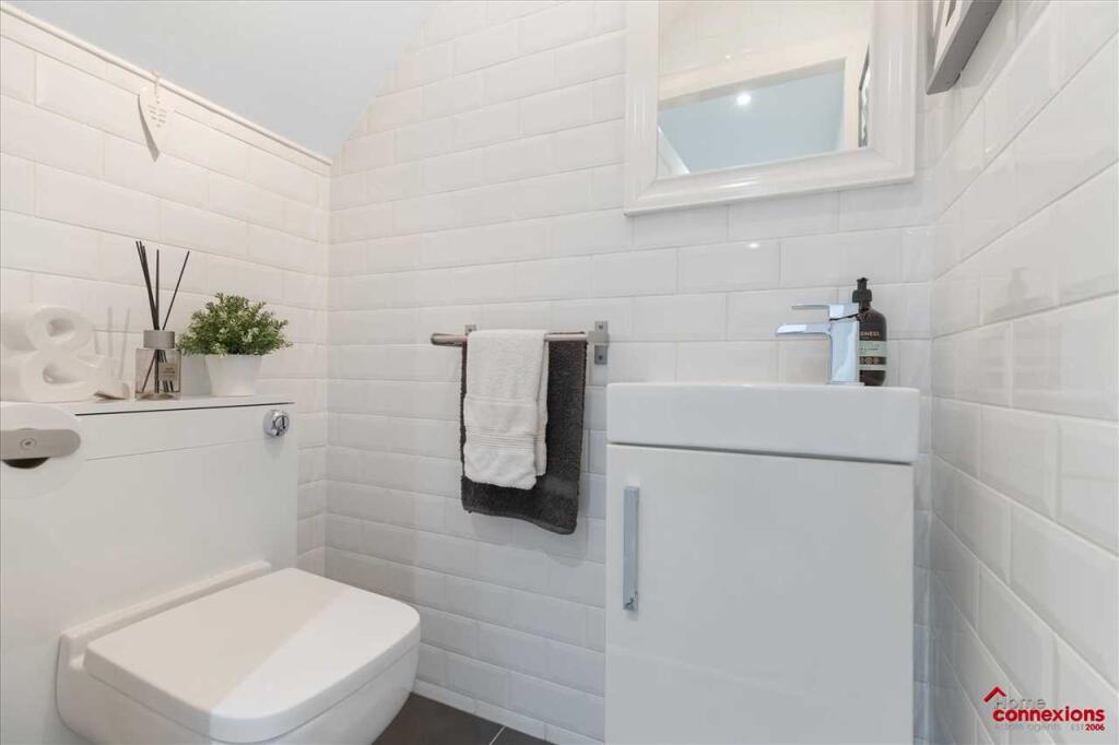 Lower Level WC