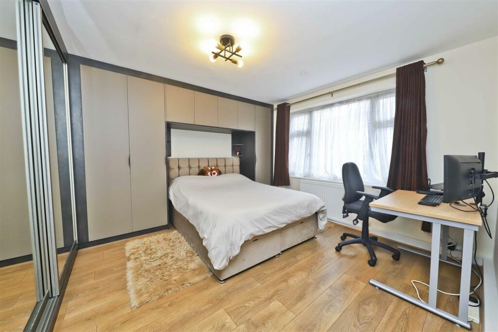 Bedroom 2.JPG