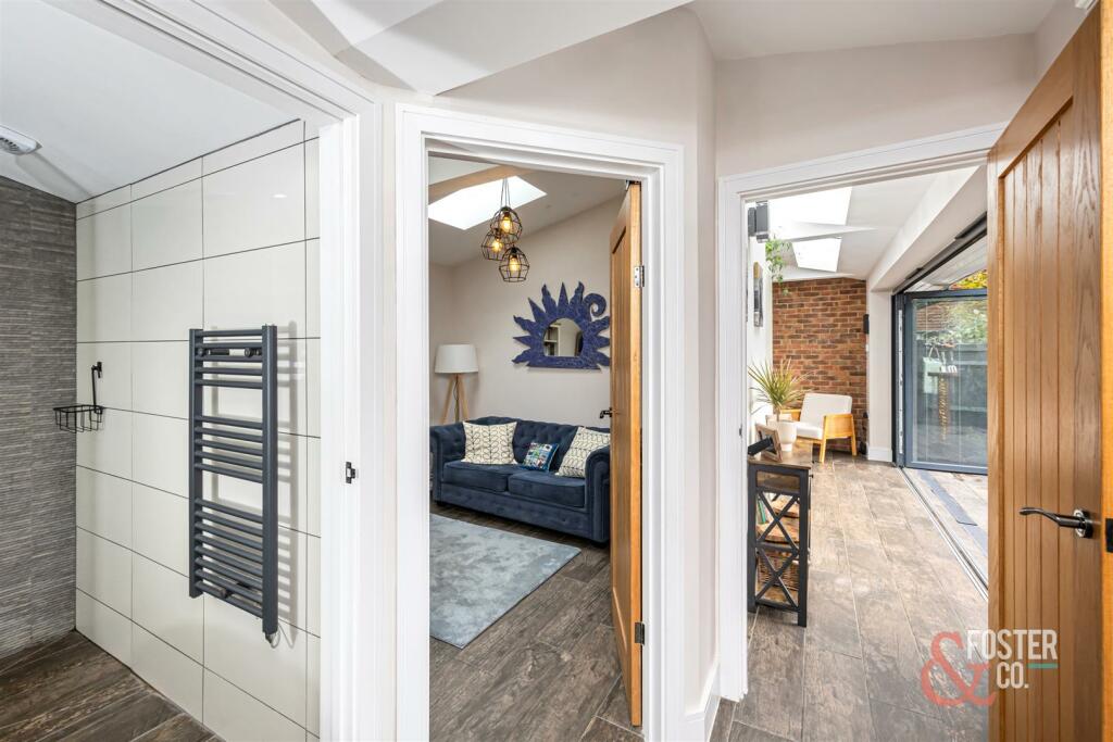 High Street, Skyview Cottage-002.jpg