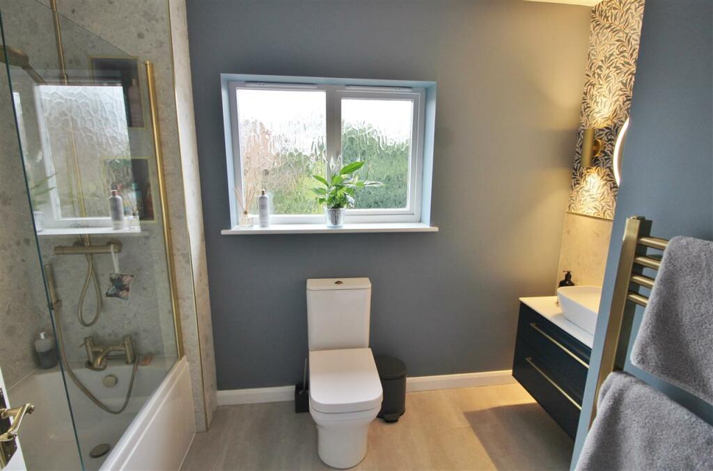 FAMILY BATHROOM -