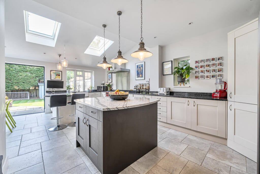 1361314-12-68daa1...