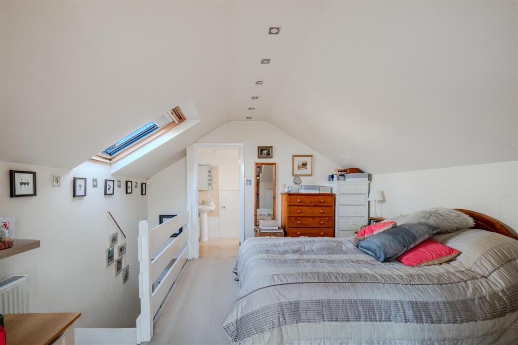 Master Bedroom.jpg