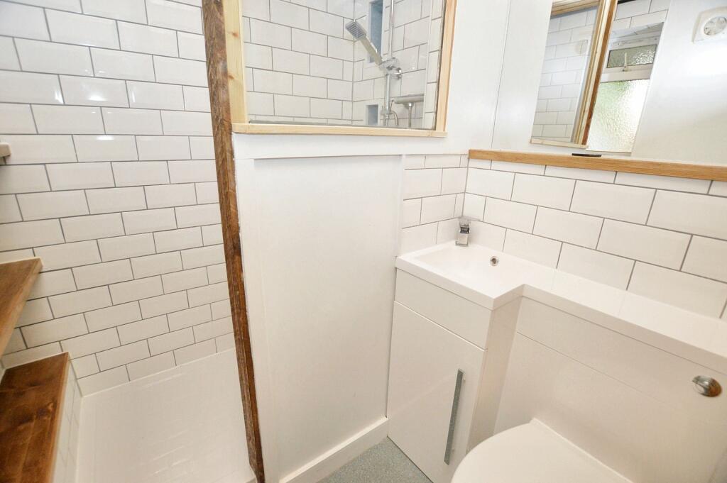 Gf Shower Room