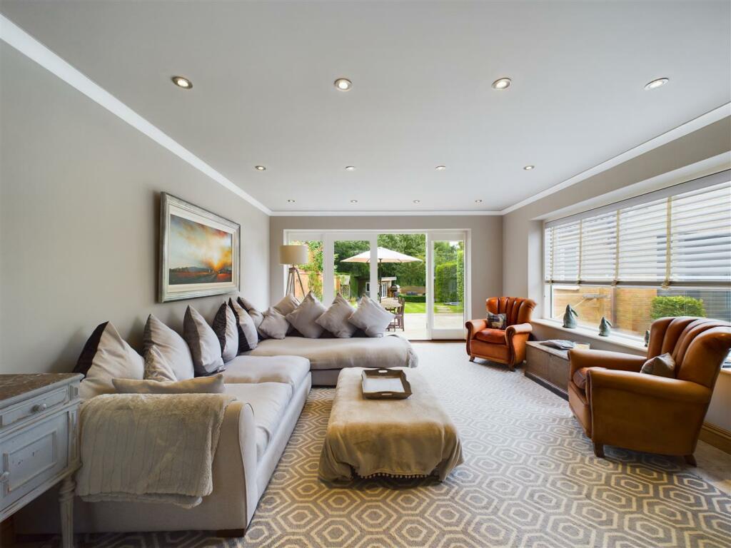 SITTING ROOM