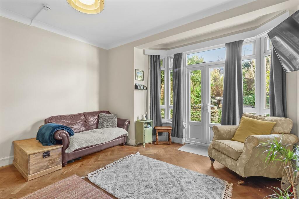 Living Room/Bedroom